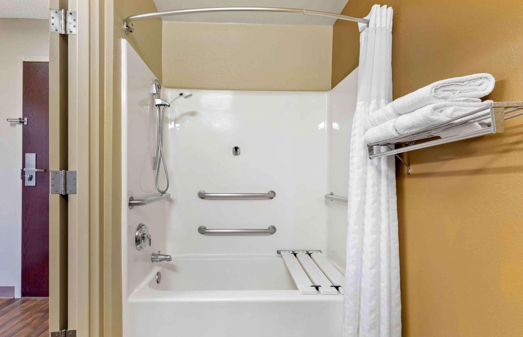 Deluxe Double Studio - Disabilty Access/Non-Smoking