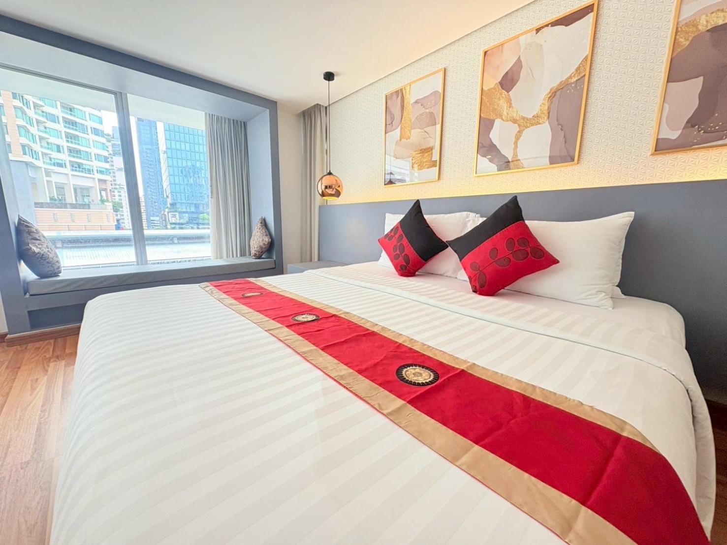 Premier Deluxe Double or Twin Room