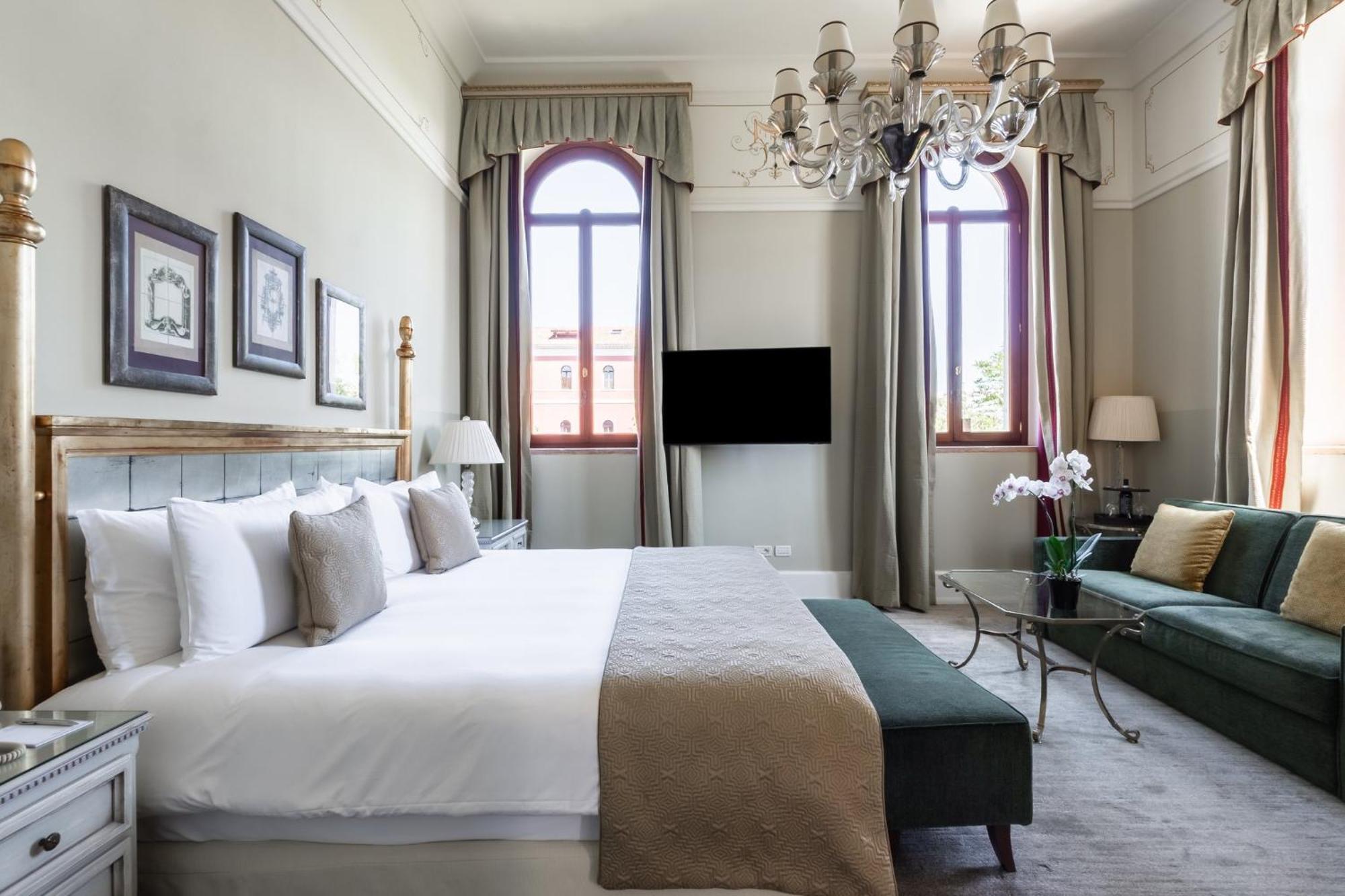 Grand Deluxe Room