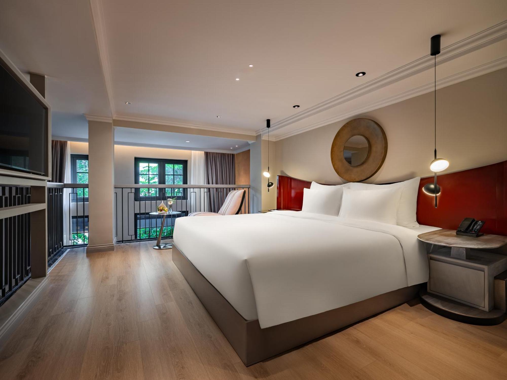 du LAC Duplex Suite with Spa Benefits & Airport Transfer