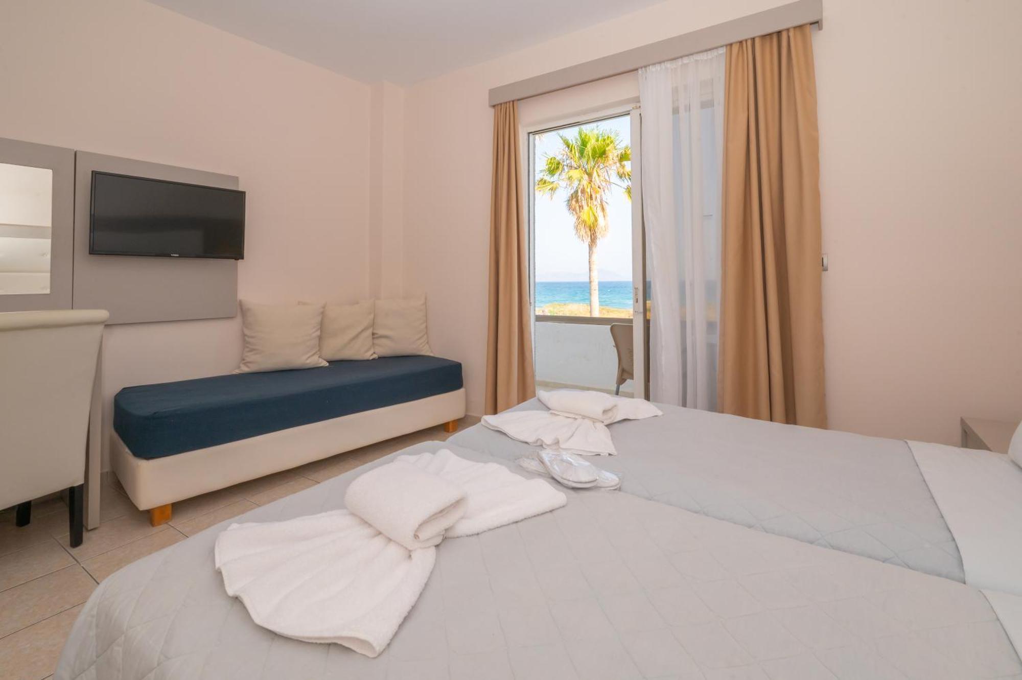 Triple Room with Sea View