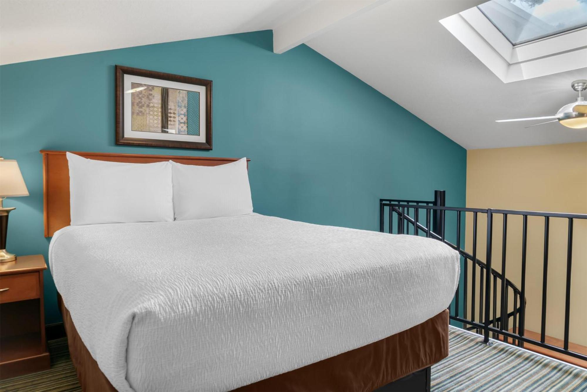 Queen Suite with Two Queen Beds - Loft