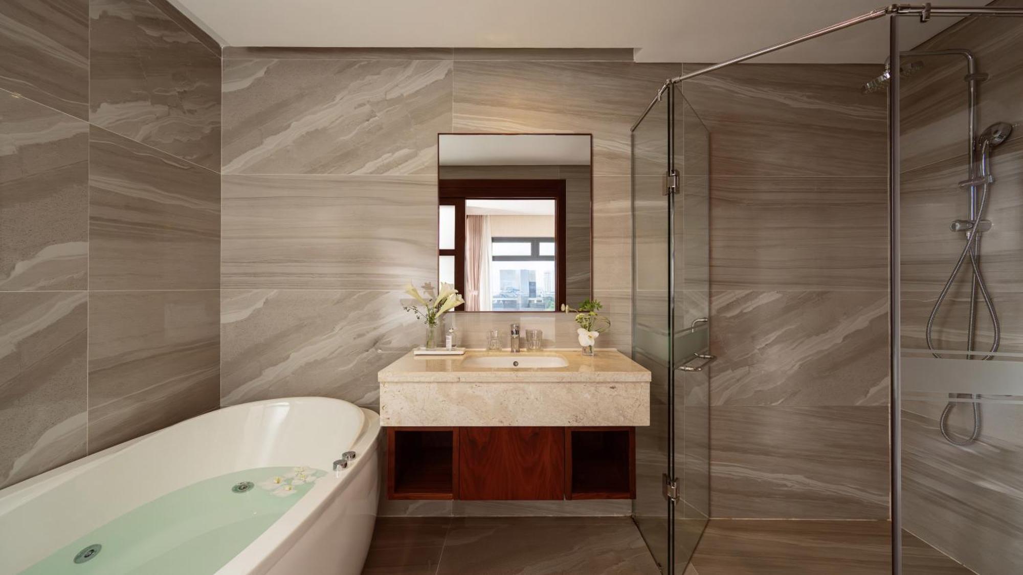 Orchids Suite with City View