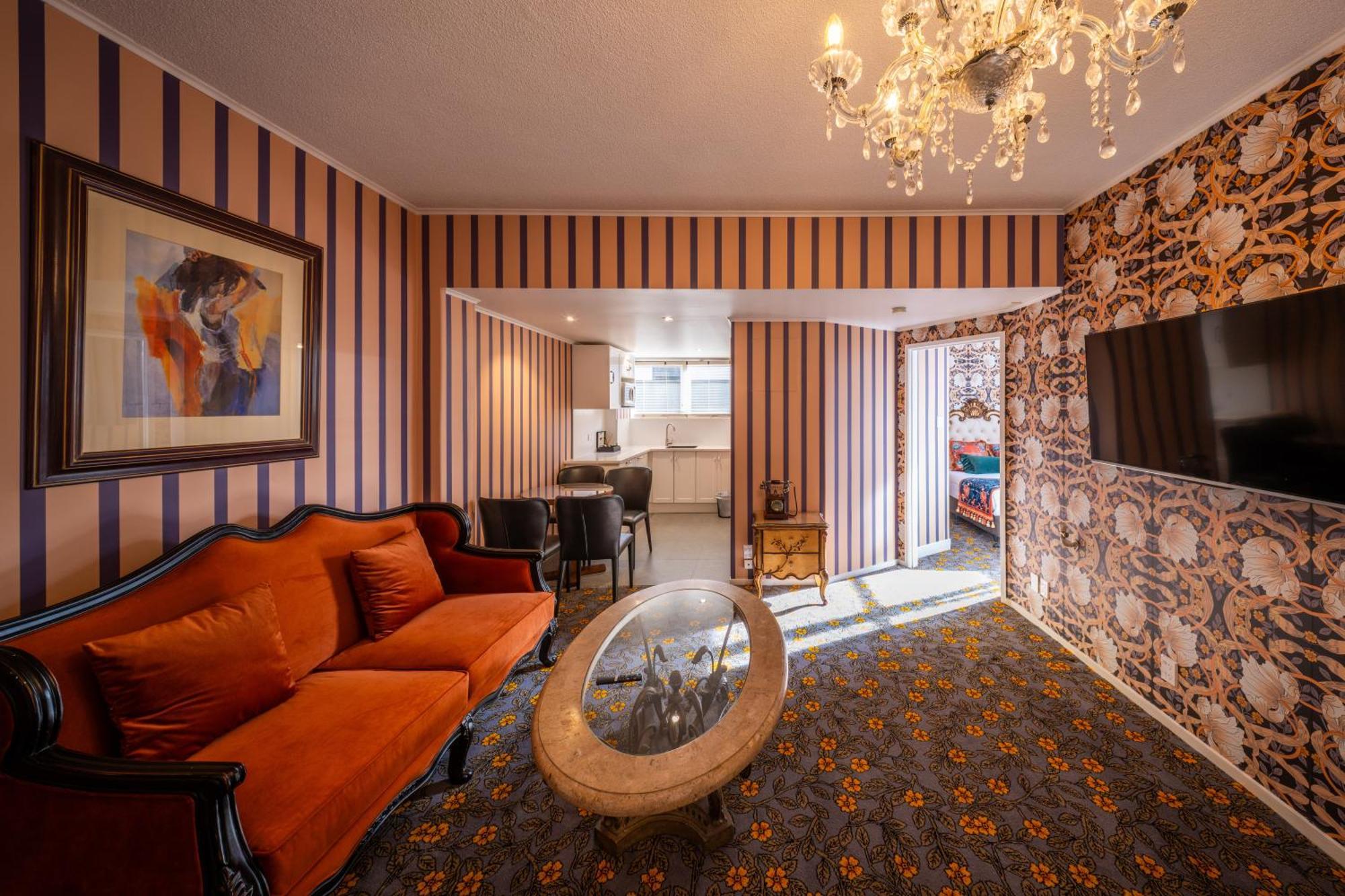 Two-Bedroom Suite,1690938238:JPEG