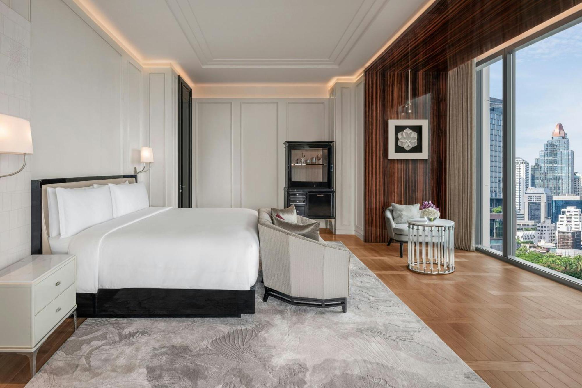 Two-Bedroom Suite with One King Bed and Two Double Beds - Club Lounge Access