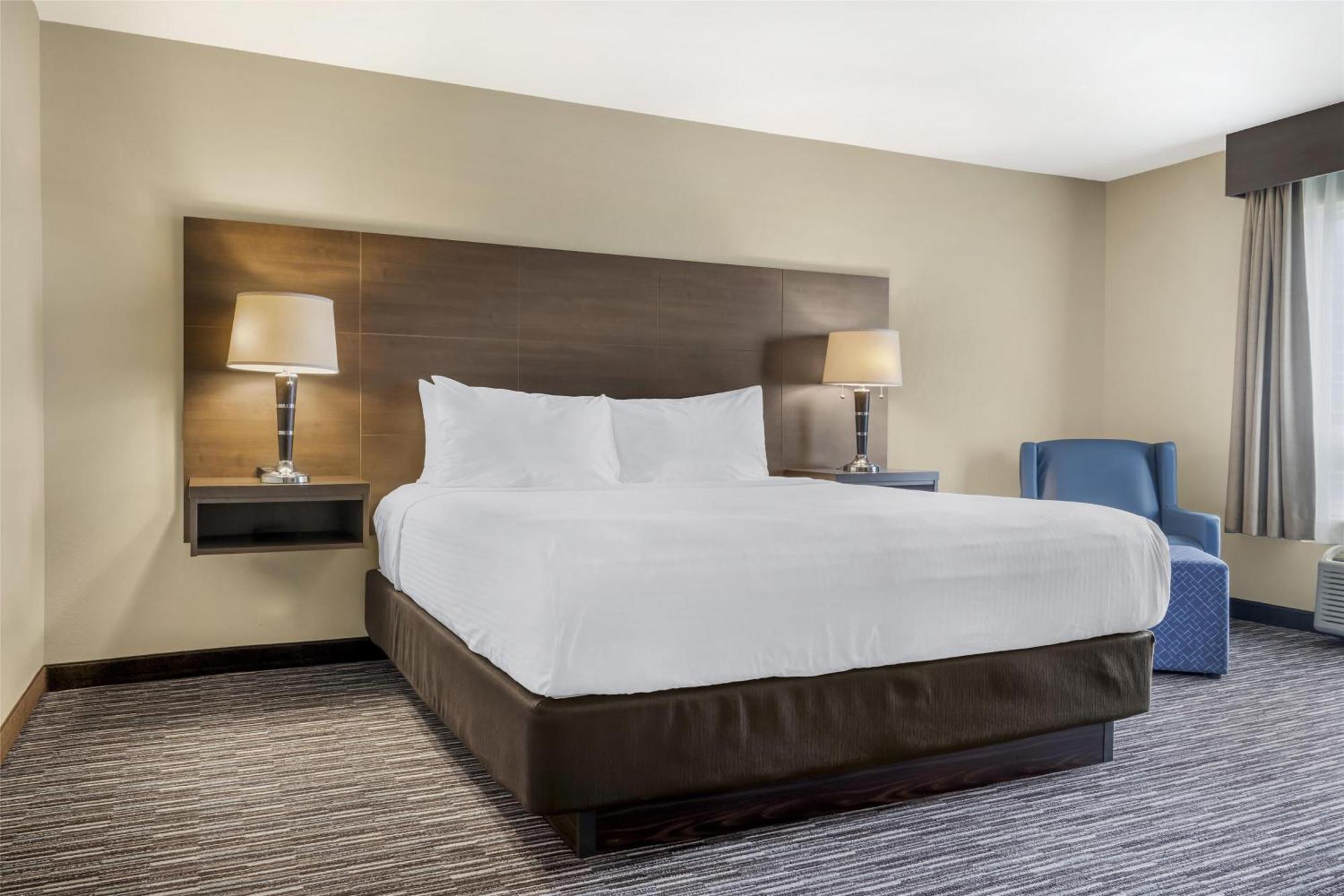 King Suite with Sofa Bed - Non-Smoking