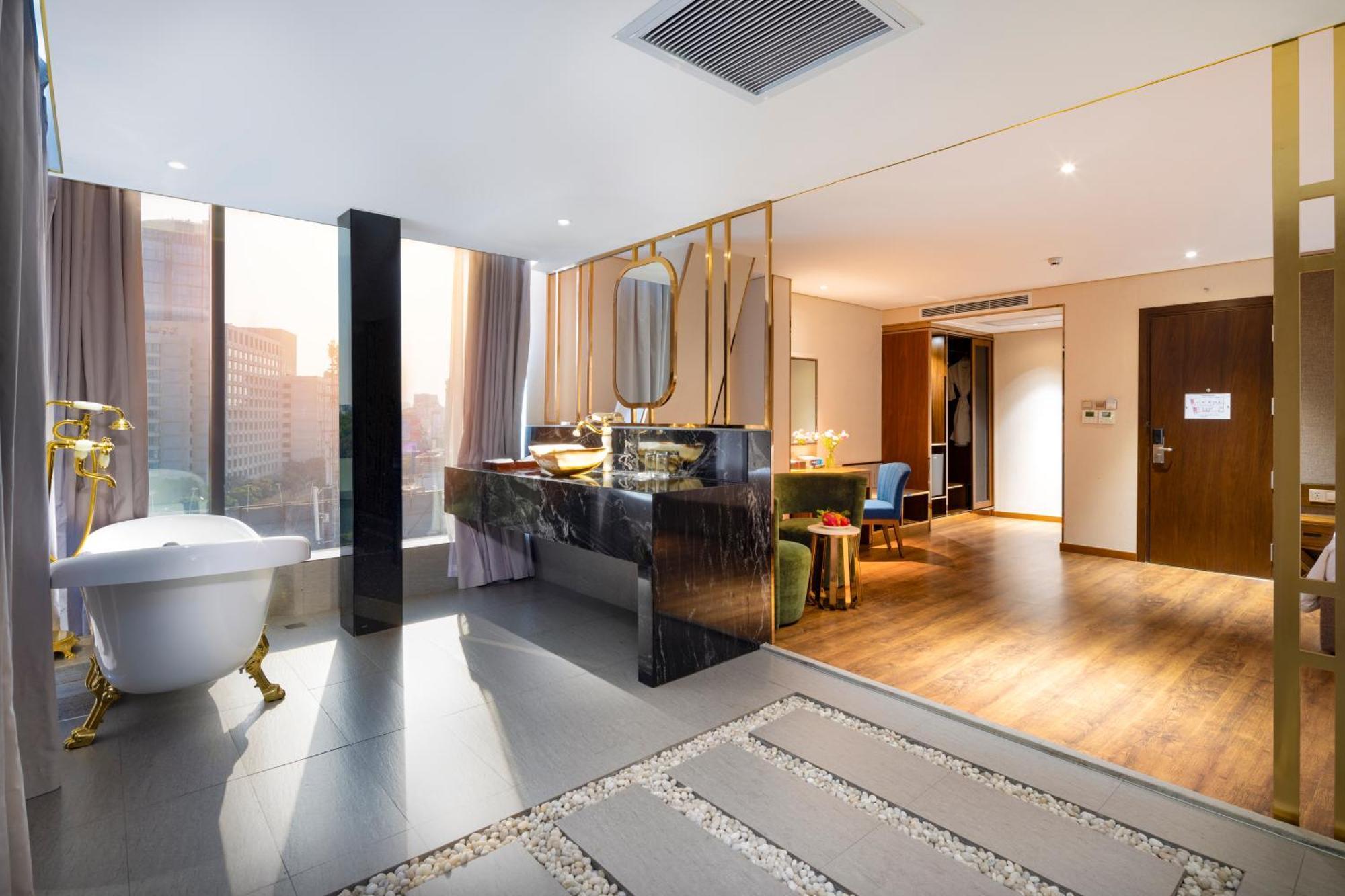 Junior Suite City View - Free Minibar & Afternoon Tea