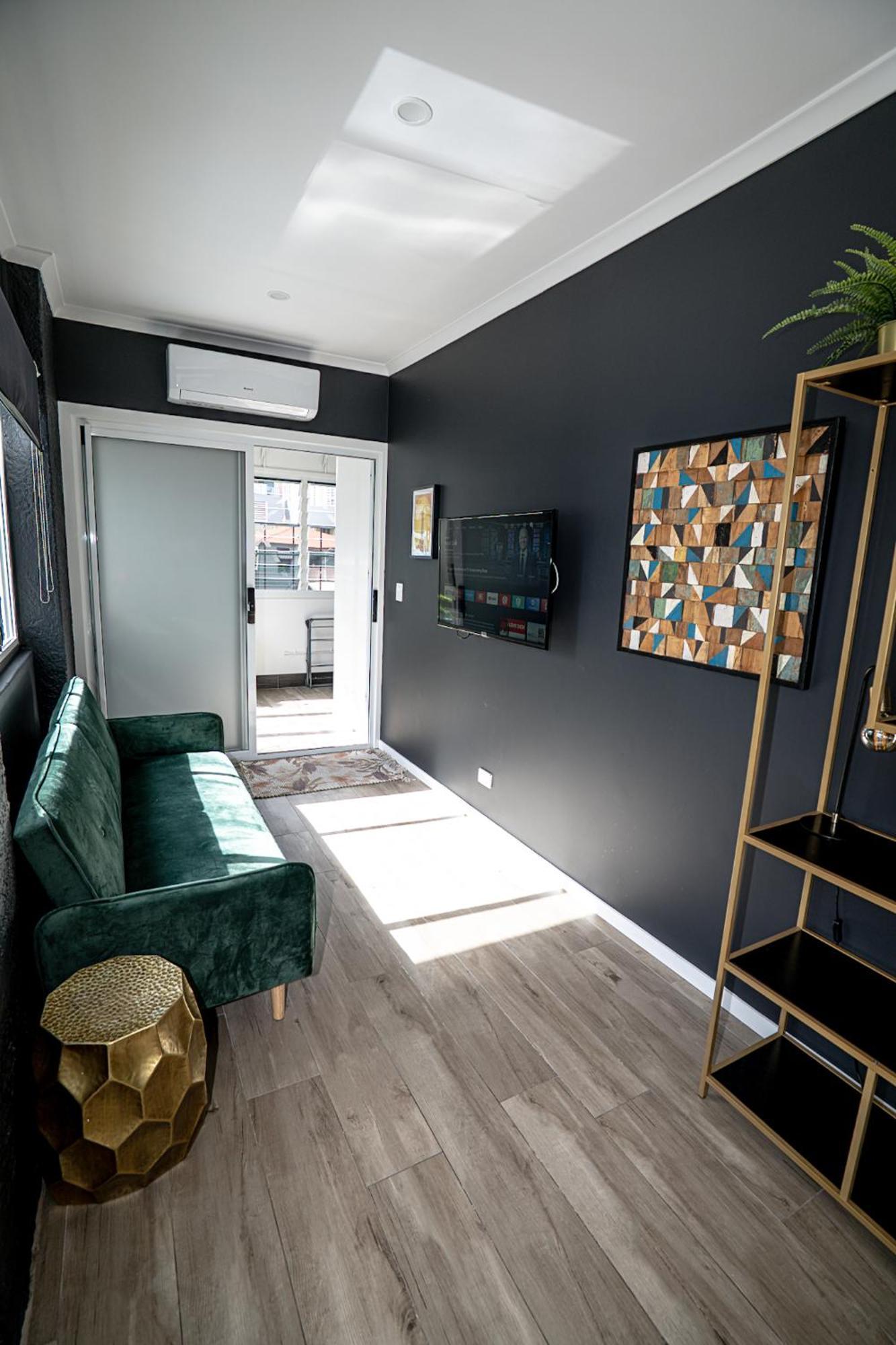 Deluxe Apartment,1698560412:JPEG