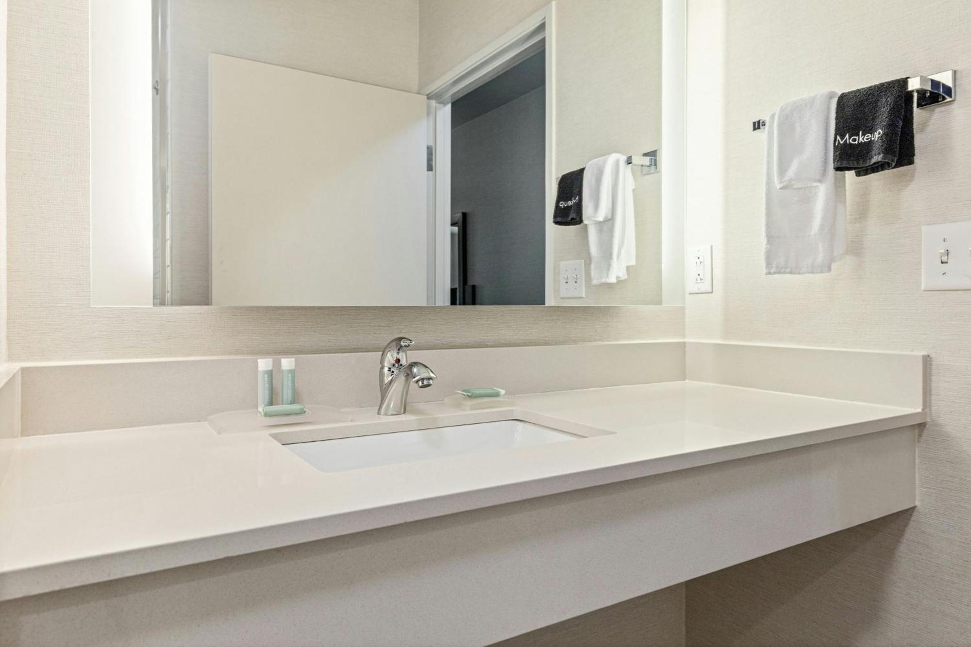Family Queen Suite Two Queen Beds Bathtub Sofa Bed Mobility Access or Hearing Accessible,1632283589:JPEG