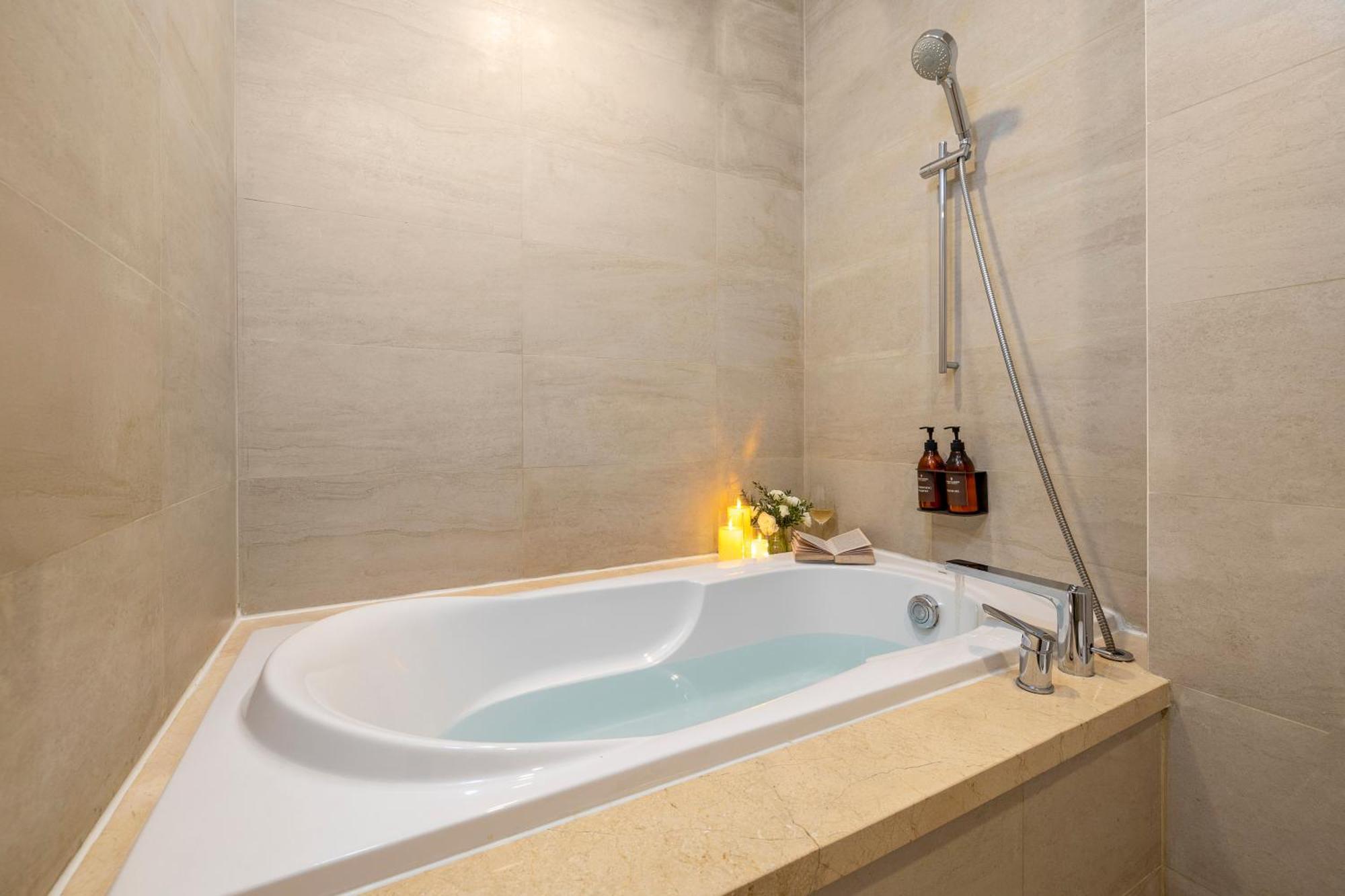 Executive One-Bedroom Apartment City View with Afternoon Tea once per stay