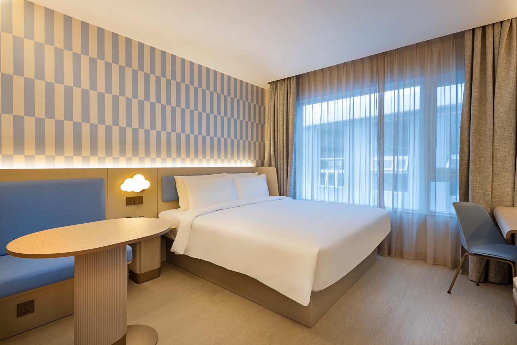 Standard King Room