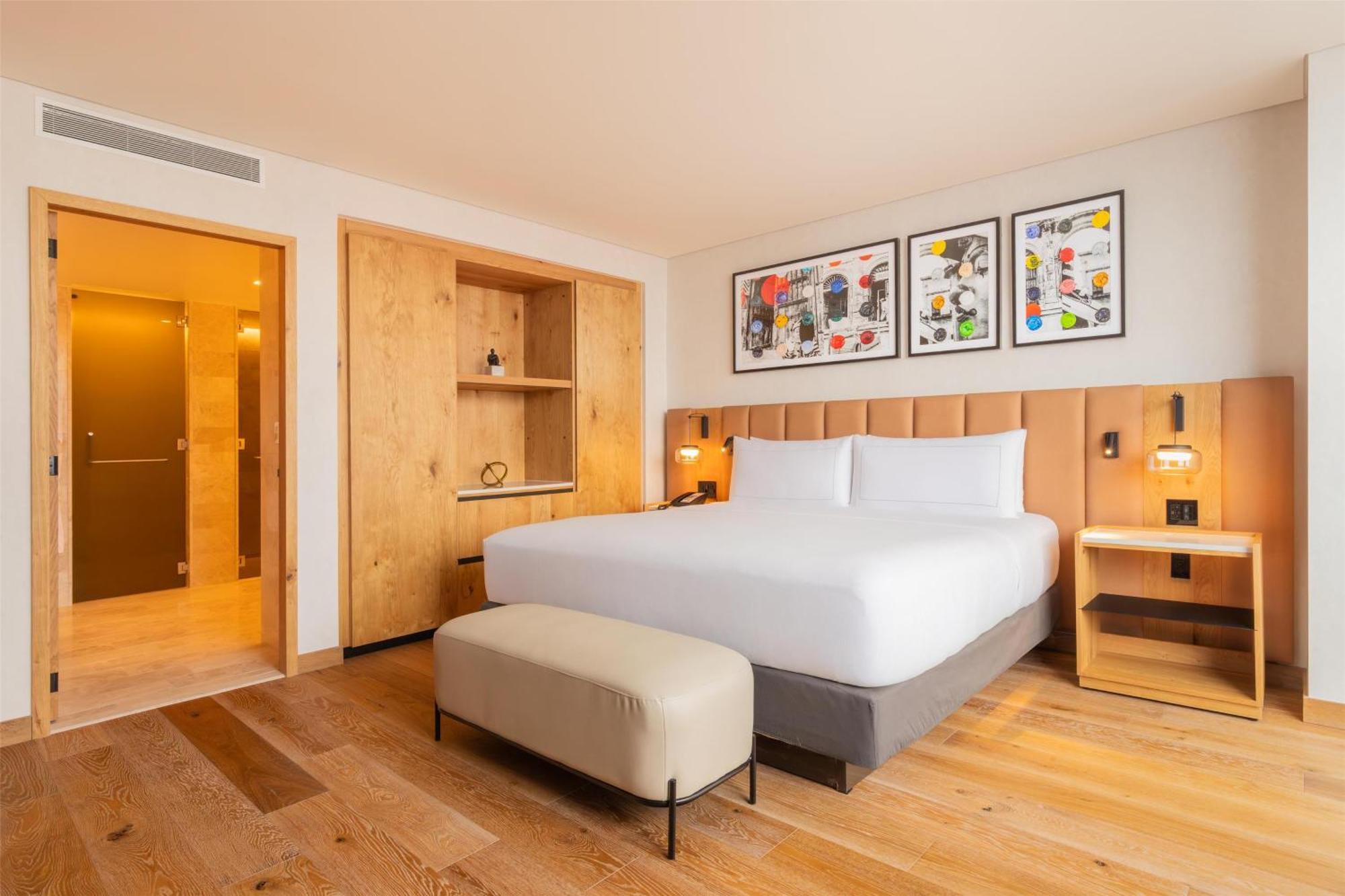 Business King Suite