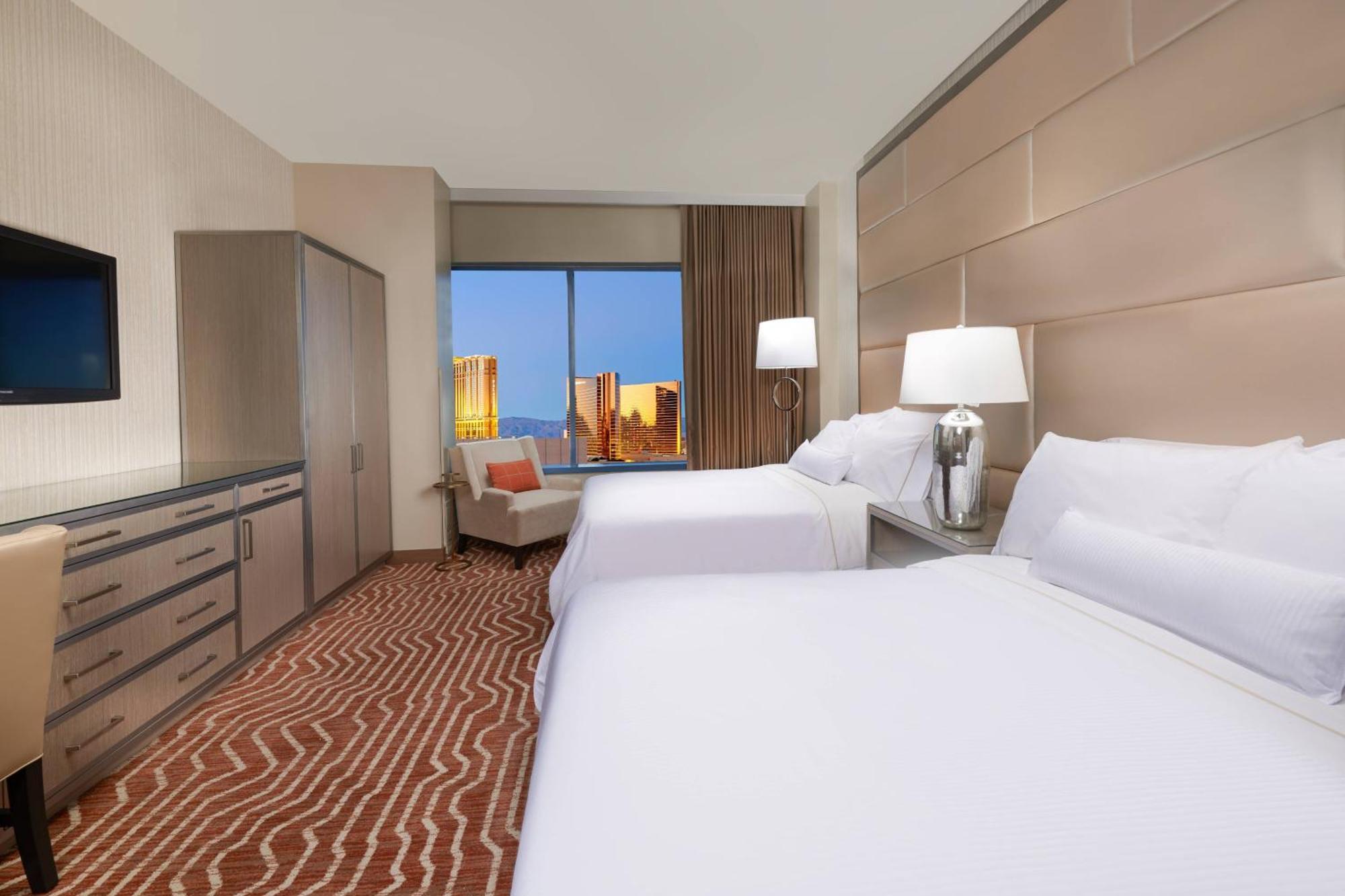 Deluxe 2 Double Beds Guest room 2 Double City view,1418916717:JPEG