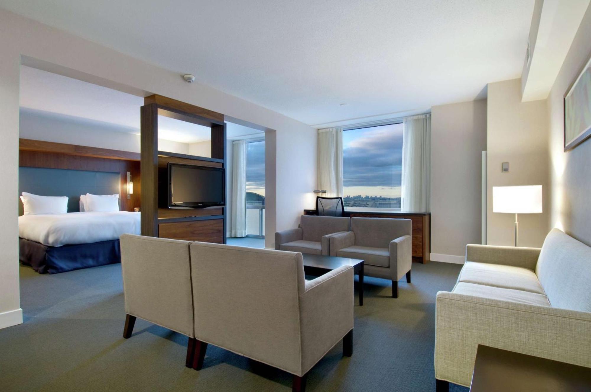 Deluxe King Suite,1544739808:JPEG