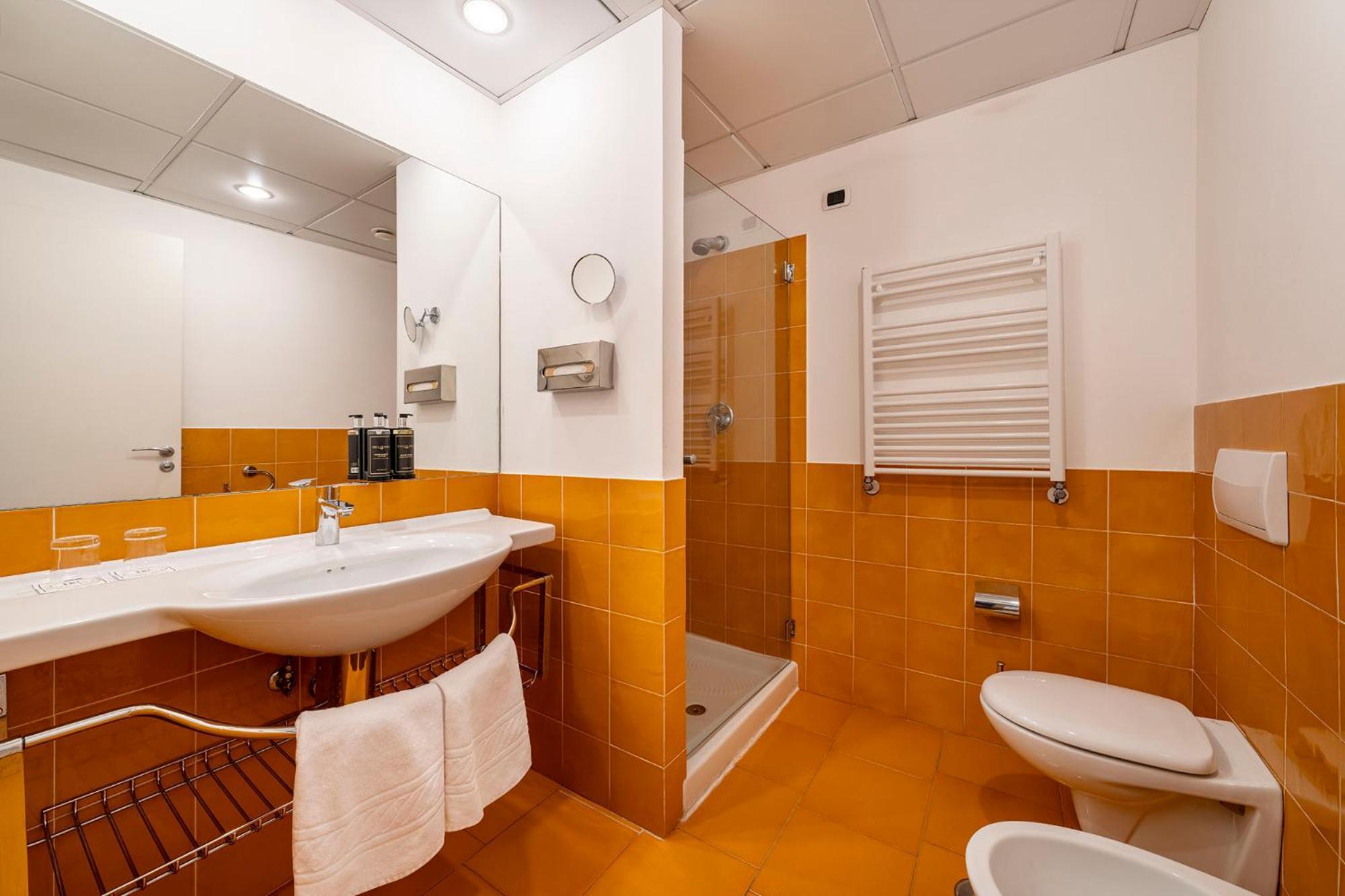 Double Room with Balcony and Partial Sea View