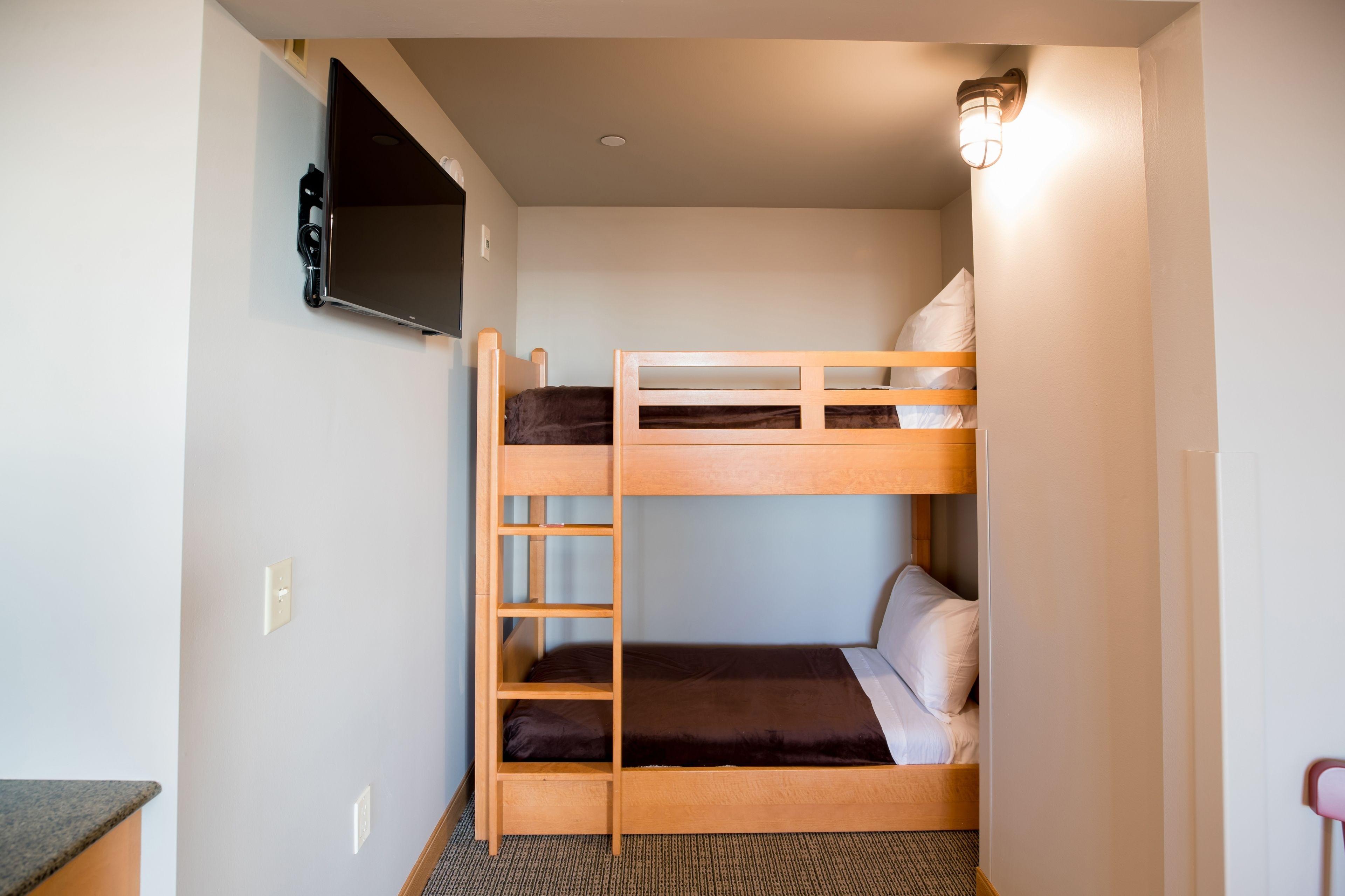Deluxe Bunk Bed Suite