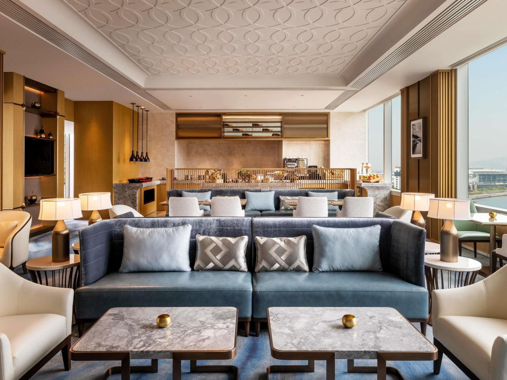 Luxury Executive Terrace Room - 1 King Size Bed, Lounge Access, Private Terrace with heated Jacuzzi