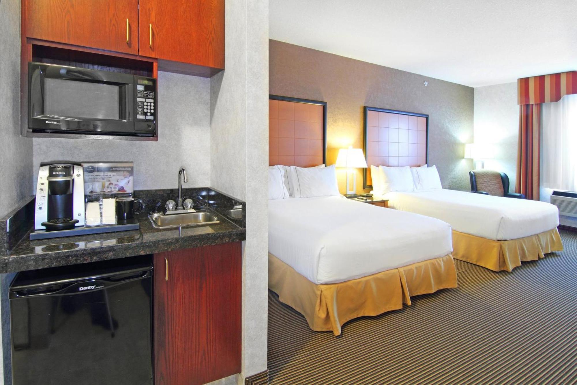 Queen Suite with Two Queen Beds and Sofa Bed
