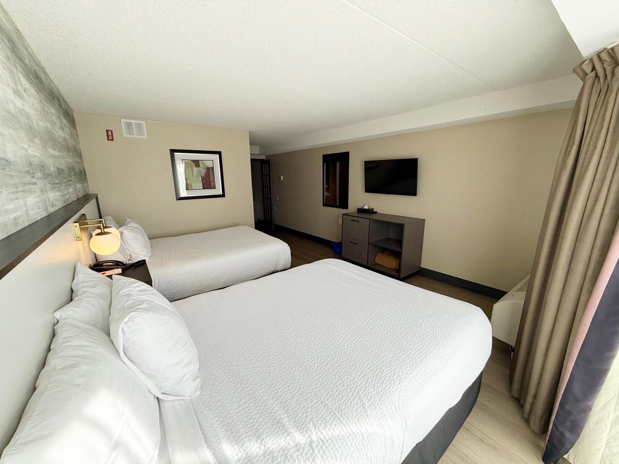 Queen Room with Two Queen Beds - Disability Access