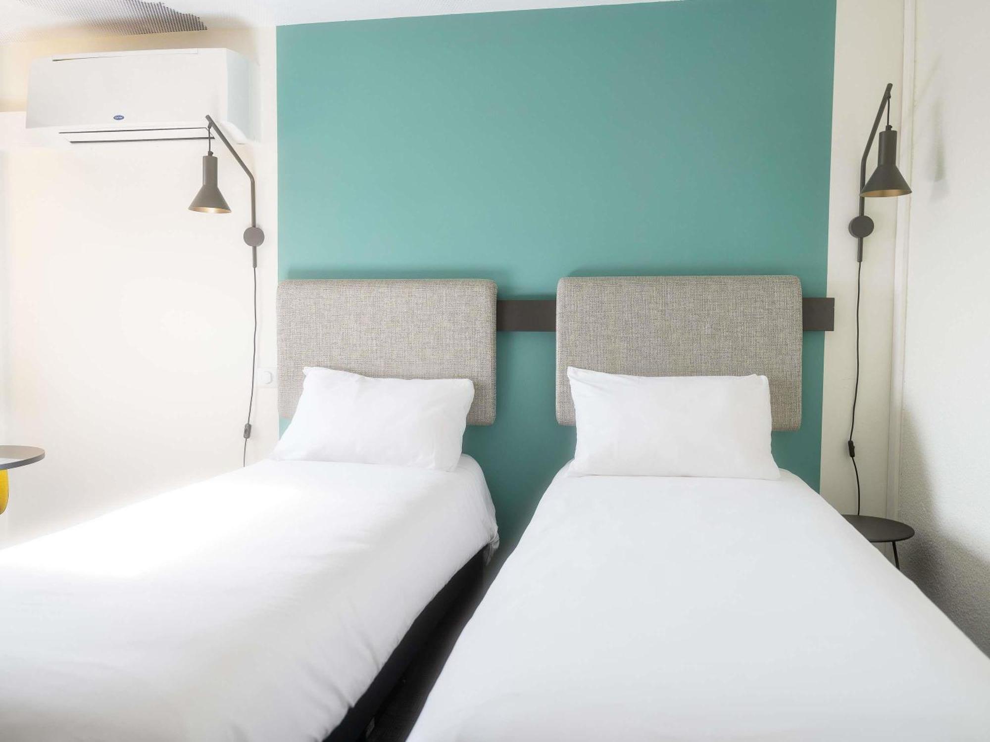 Standard Twin Room,1758362198:JPEG