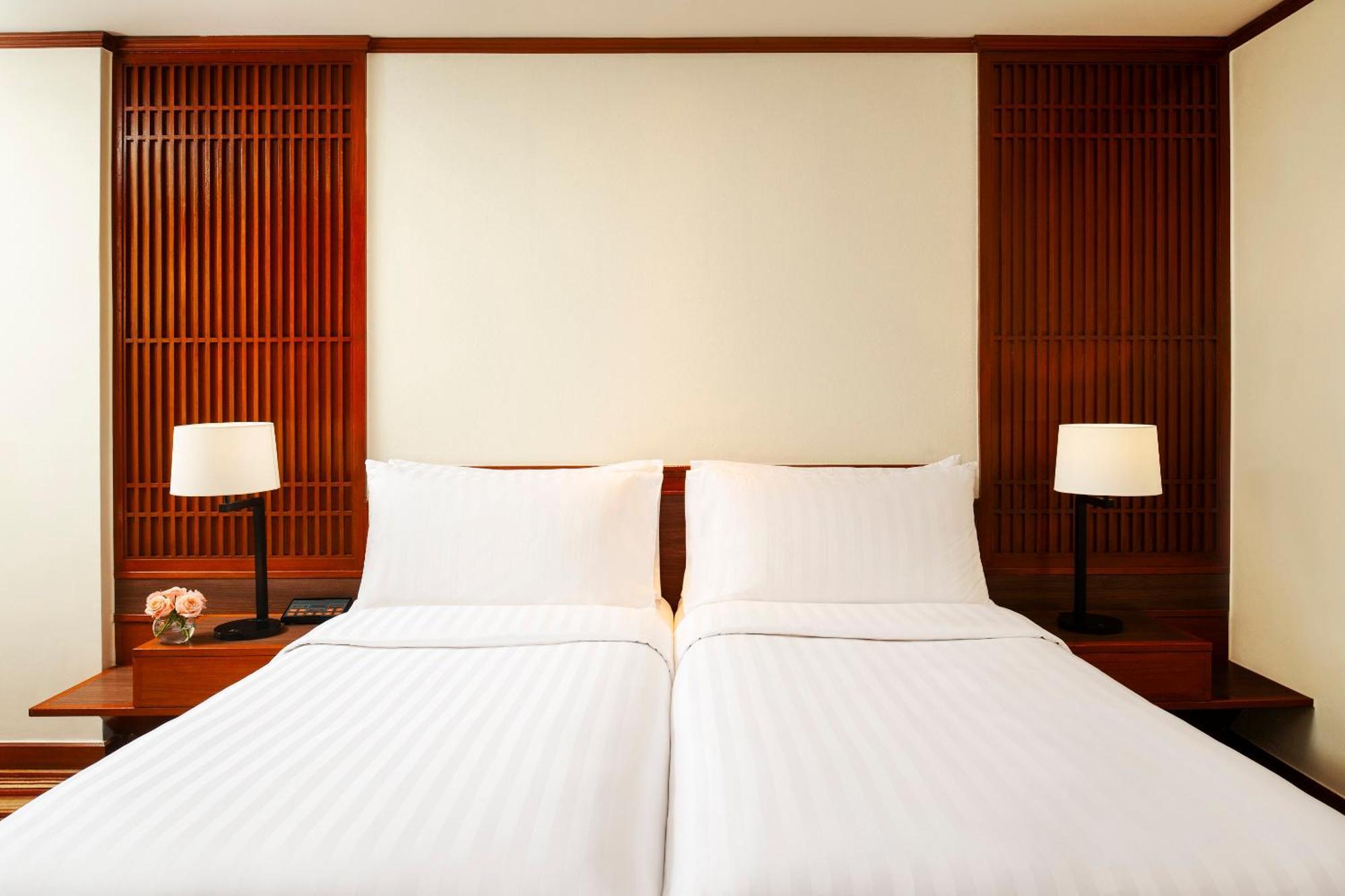 Deluxe Twin Room with City View