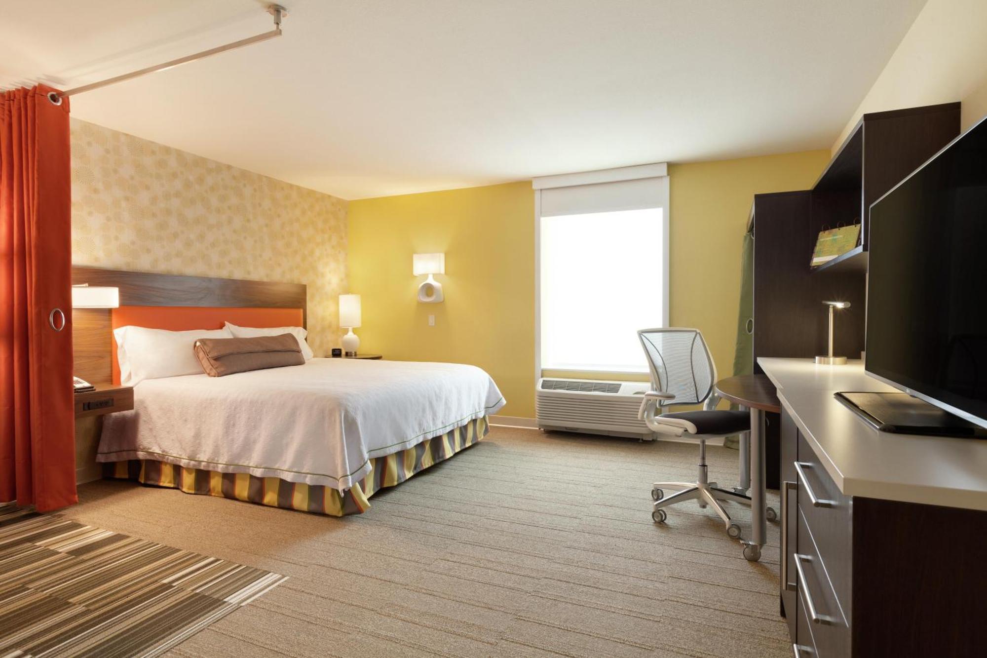 King Studio Suite with Accessible Tub - Mobility Access