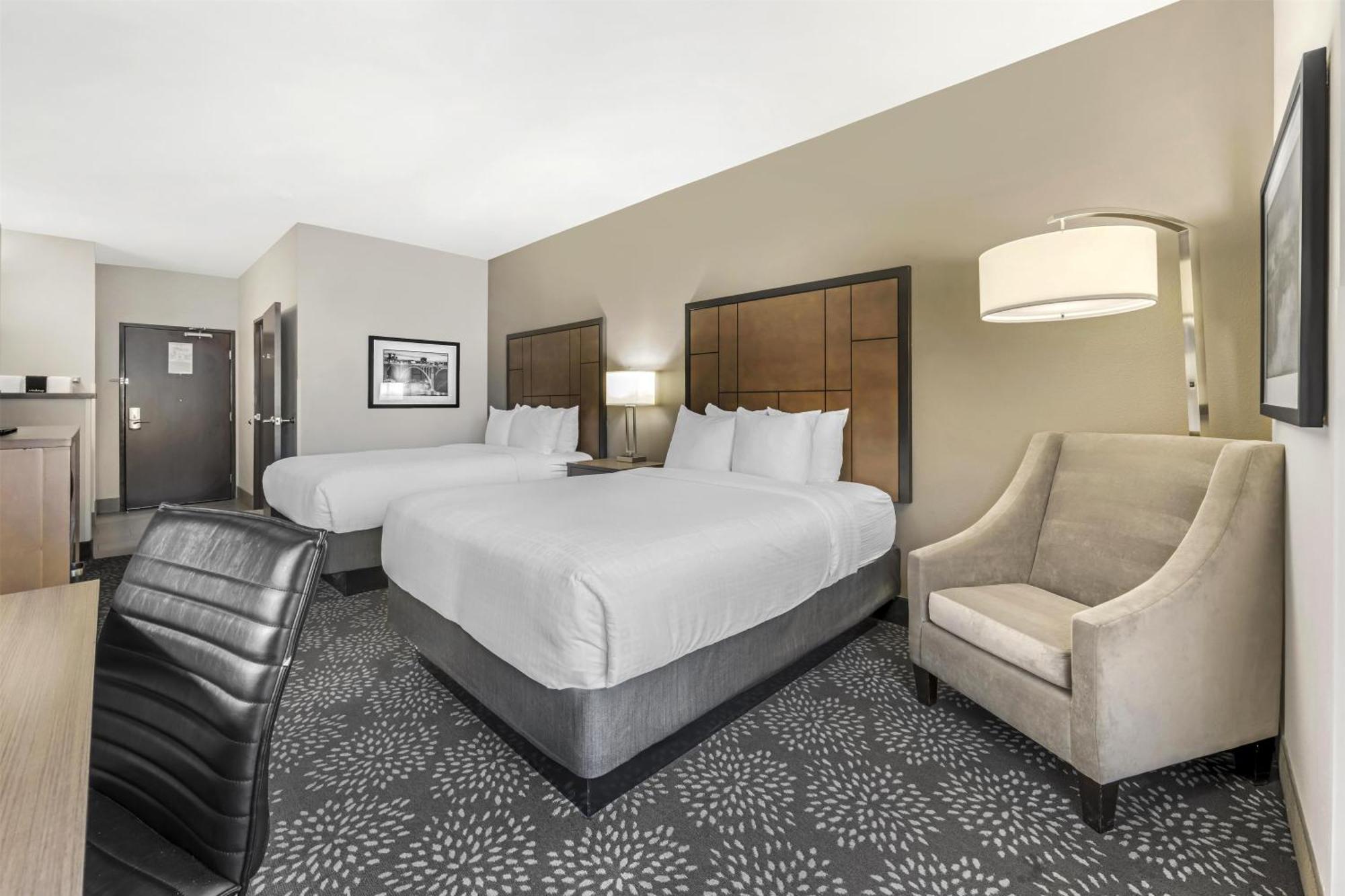 Queen Room with Two Queen Beds - Mobility Accessible