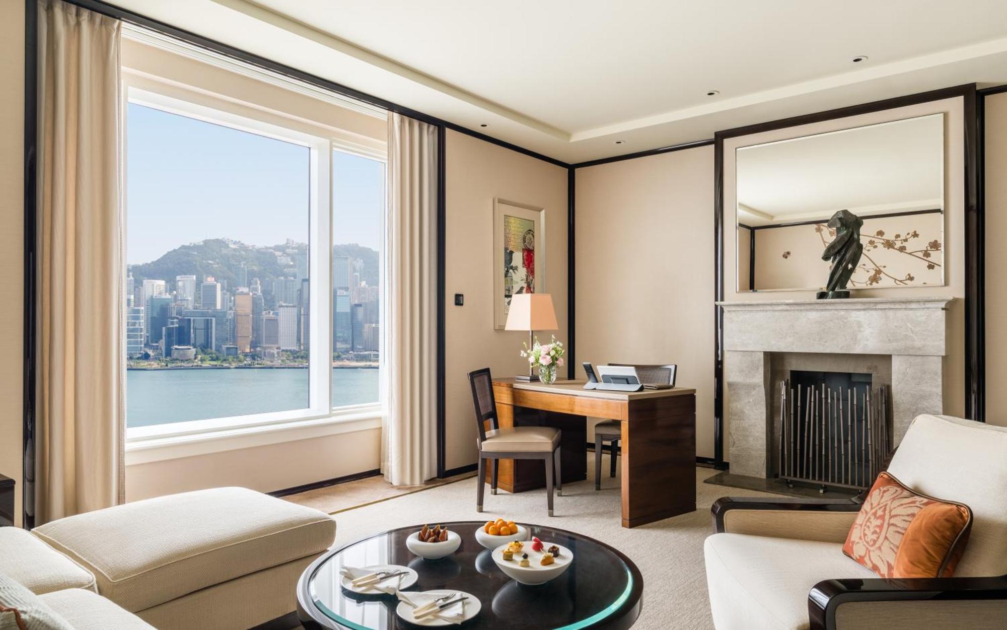 Deluxe Harbour View Suite