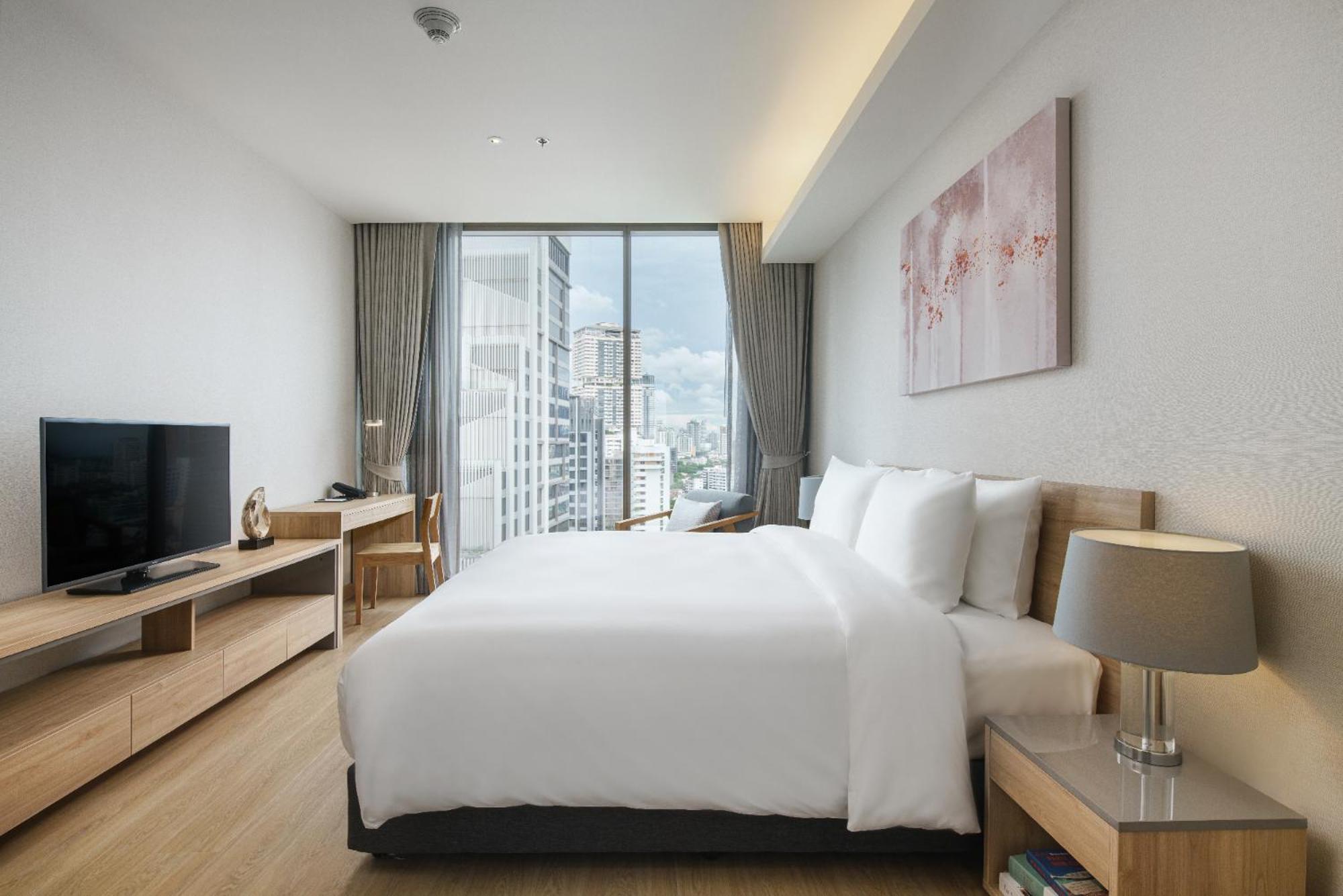 Deluxe One-Bedroom Apartment