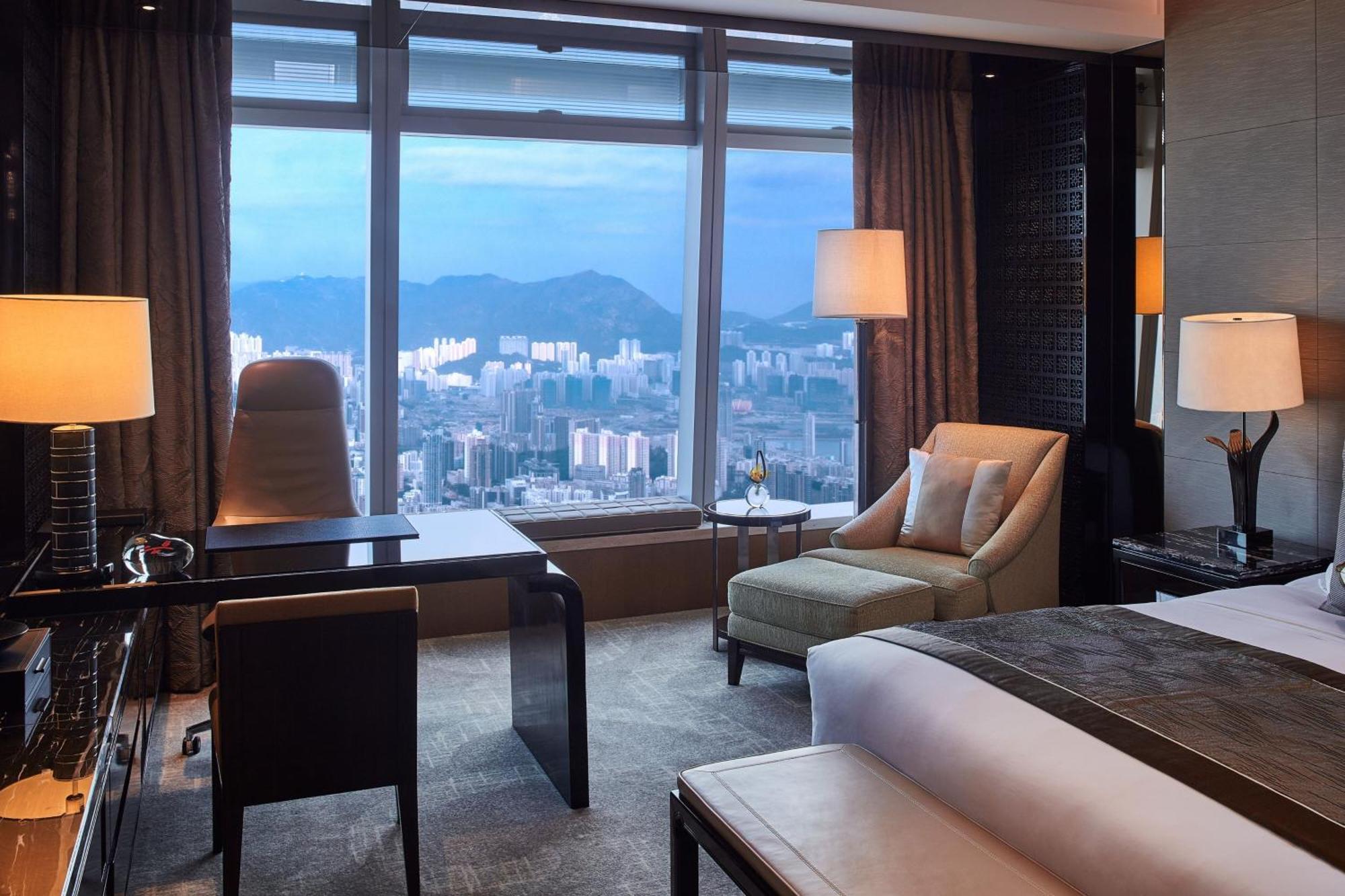 Club Deluxe Room with 2 Double Beds and Club Lounge Access