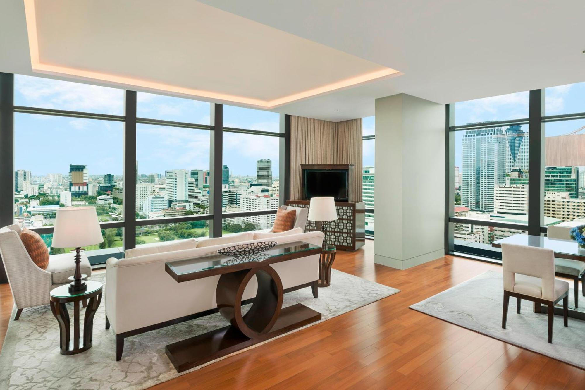 Astor Suite 1 Bedroom Suite Golf course view Corner room High floor,1774475660:JPEG