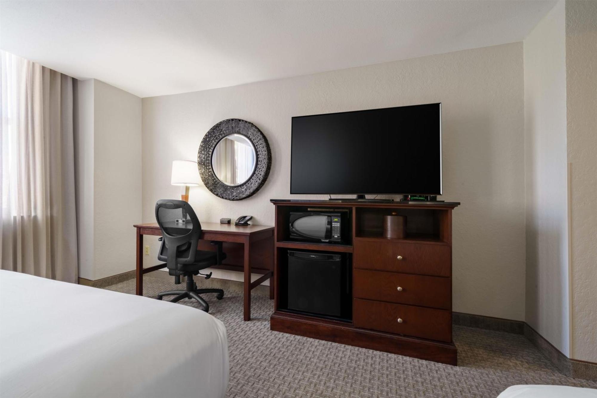 Deluxe Queen Room with Two Queen Beds