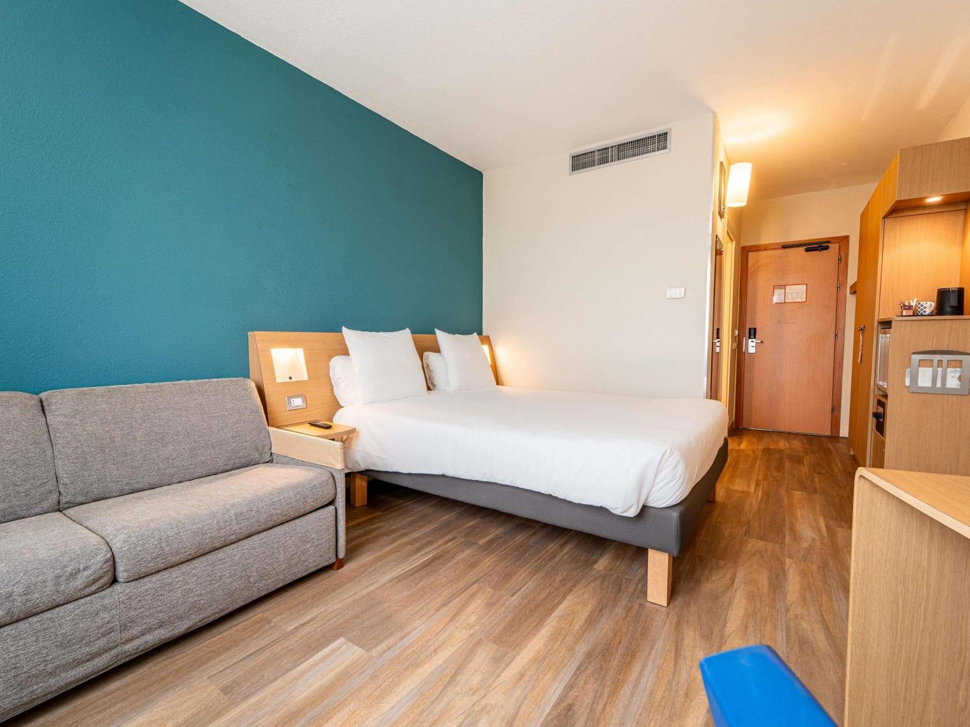 Executive Double Room with Sofa Bed