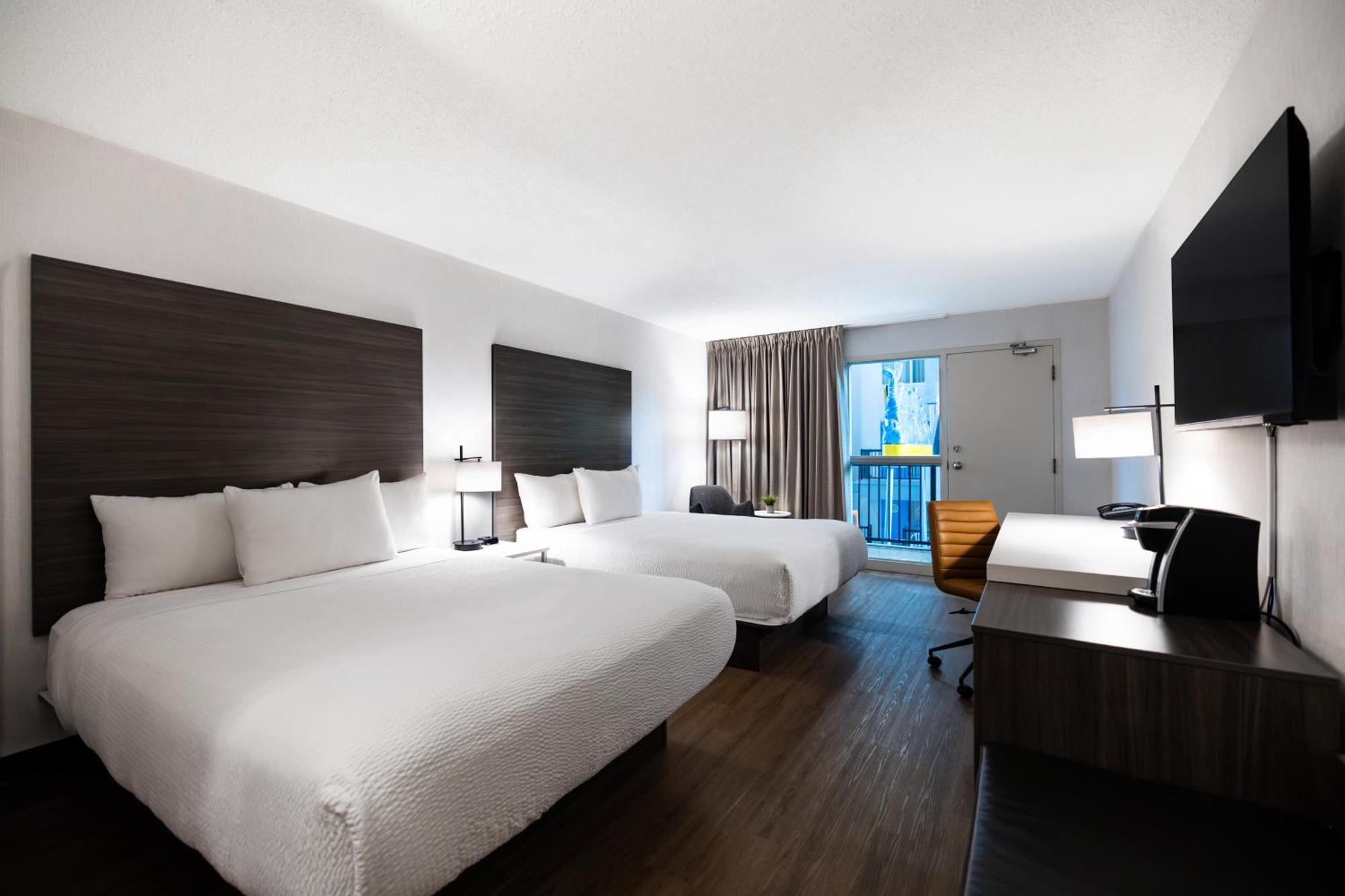 Deluxe Queen Room with Two Queen Beds - Non-Smoking