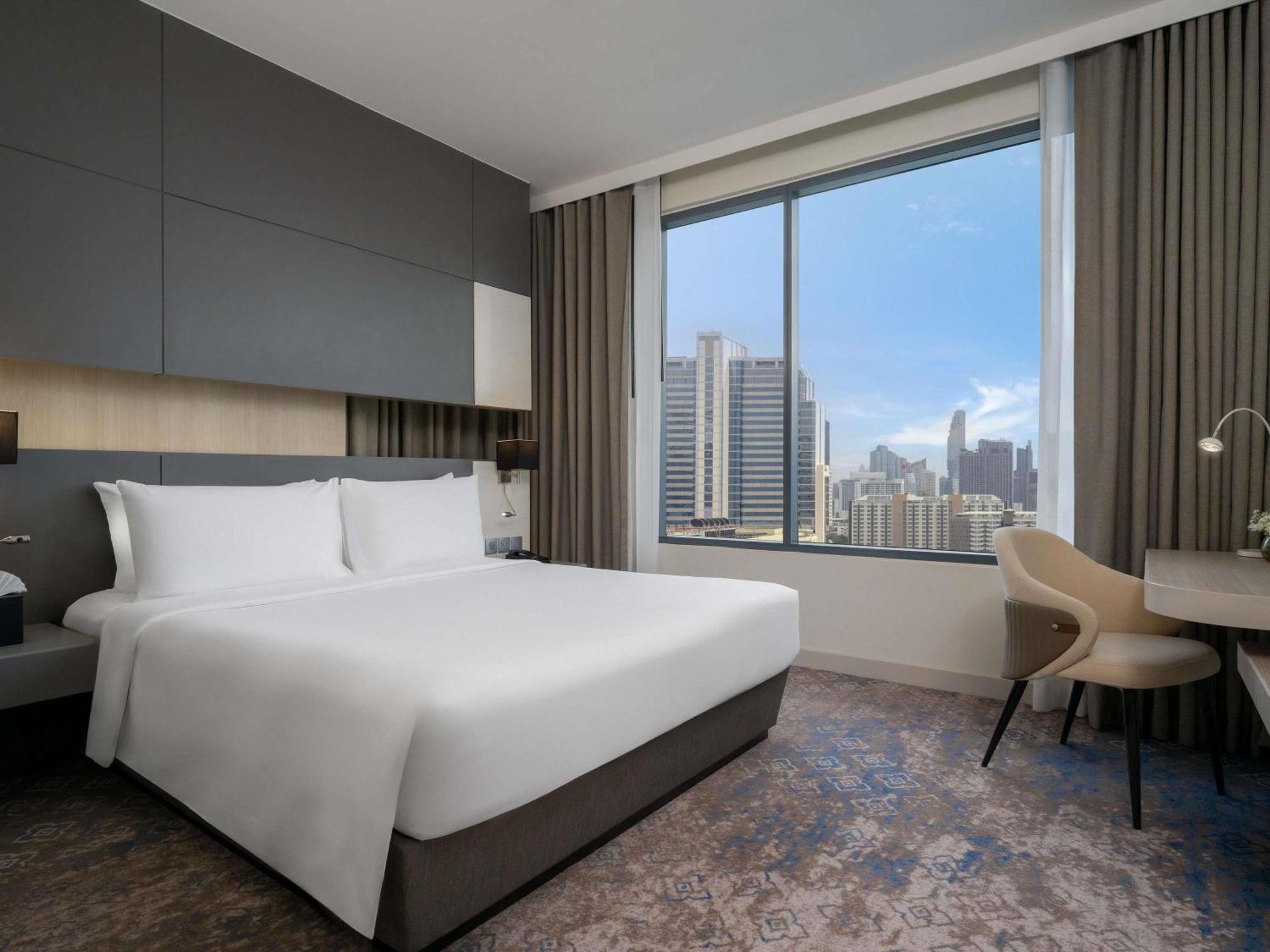 Deluxe Suite 1 Queen bed
