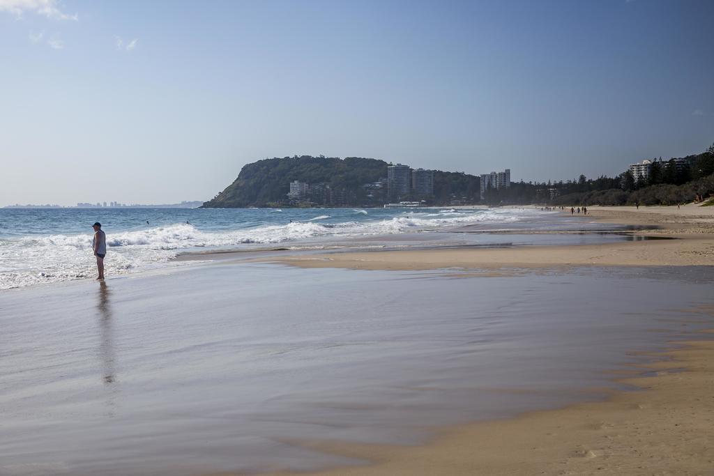 Three-Bedroom Apartment with Air-conditioning and Ocean View,703285747:JPEG