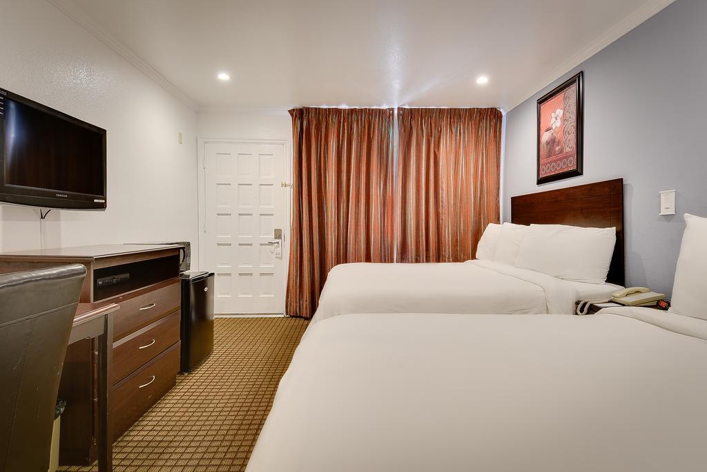 Premium Two Queen Room Non-Smoking