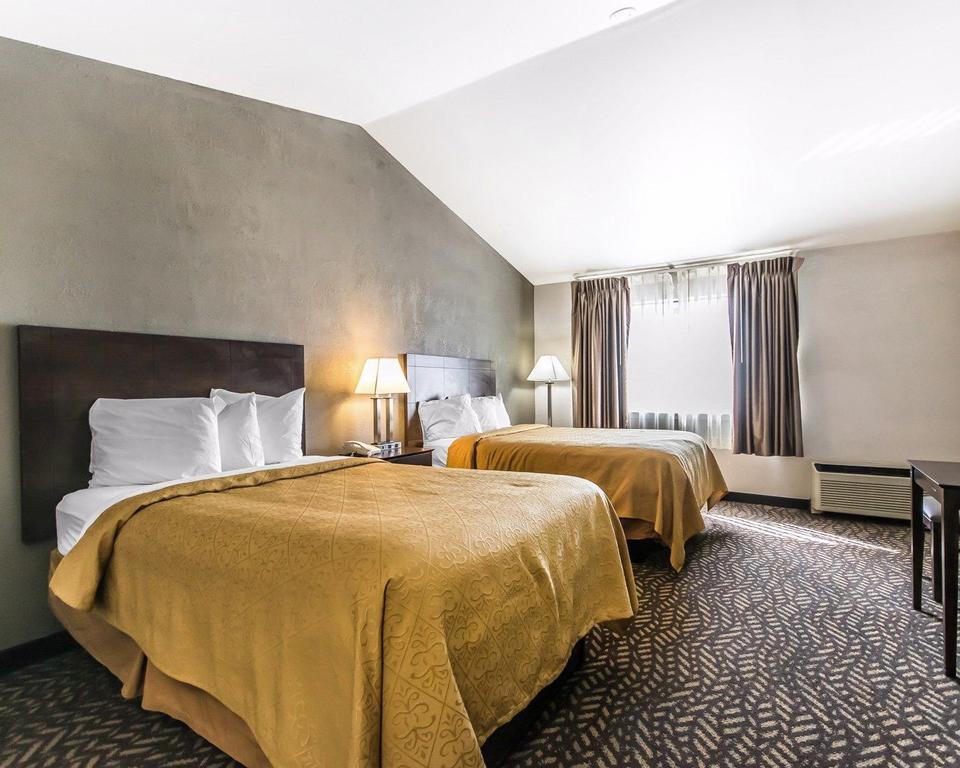 Standard Room with Two Double Beds - Efficiency/Non-Smoking