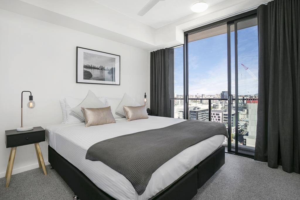 Three-Bedroom Apartment,319241901:JPEG