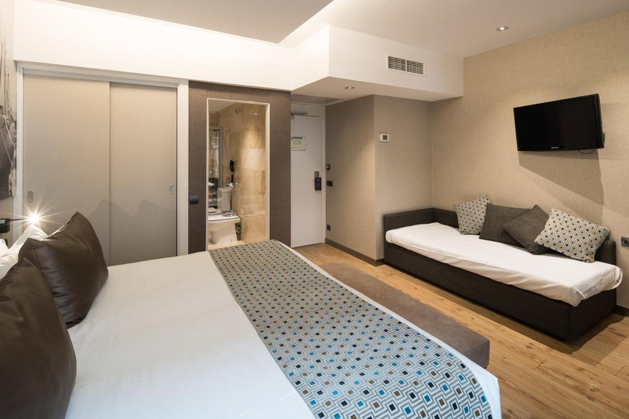 Triple Room (2 Adults + 1 Child)