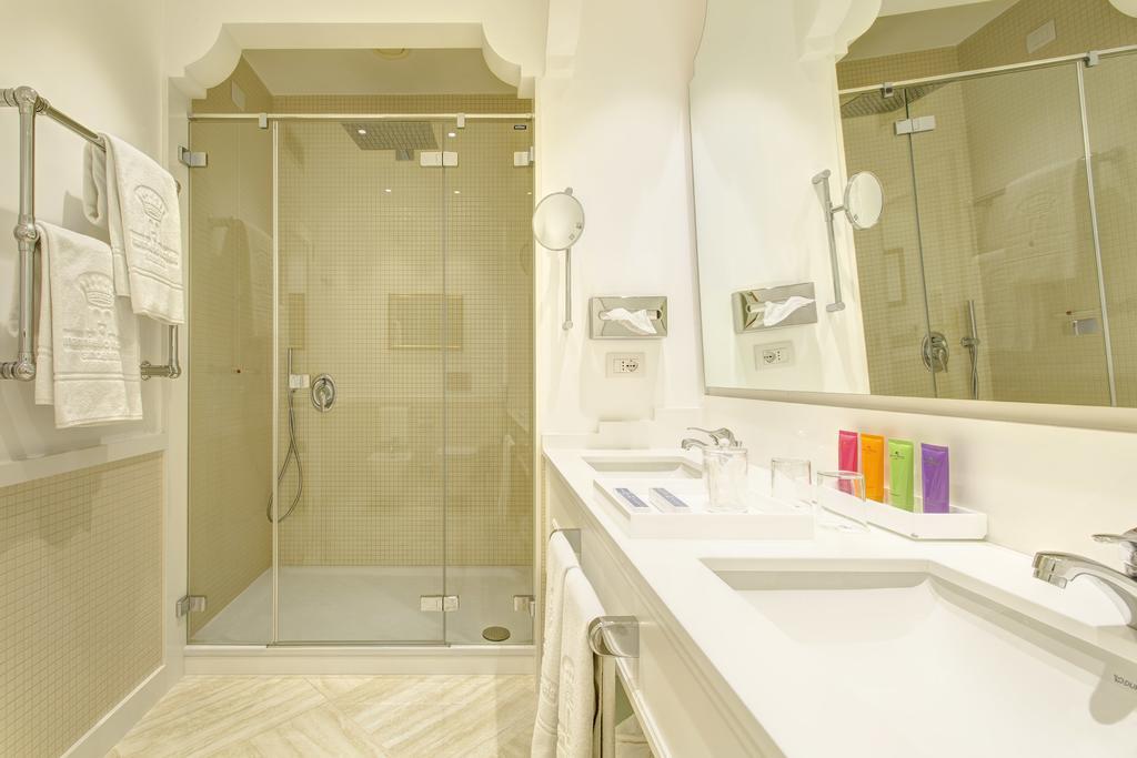 Deluxe Double or Twin Room with City View