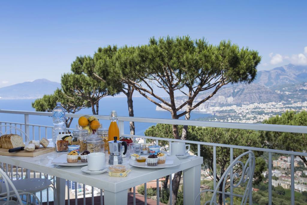 Apartment - Split Level with Terrace and Sea View
