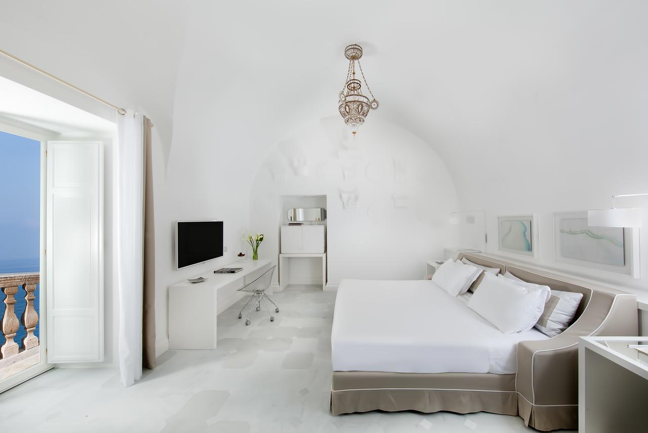 Queen Suite with Spa Bath