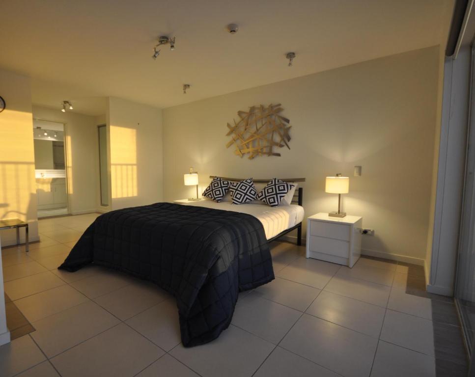 Superior Two-Bedroom Apartment Ocean View,688689792:JPEG