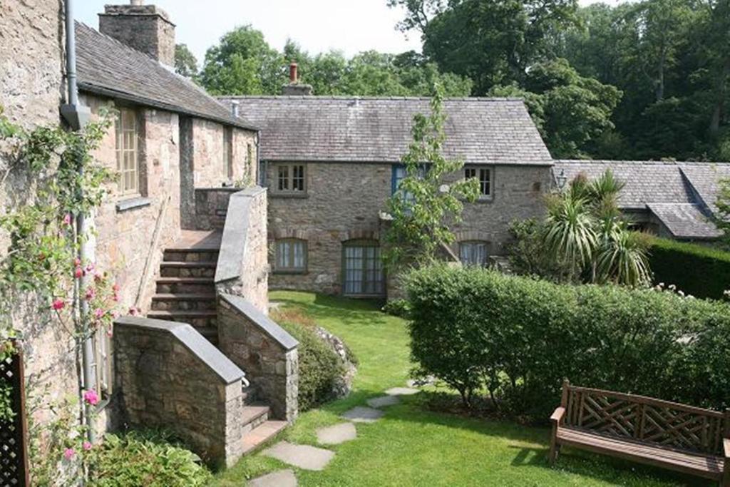 Classic Cottage,61404463:JPEG