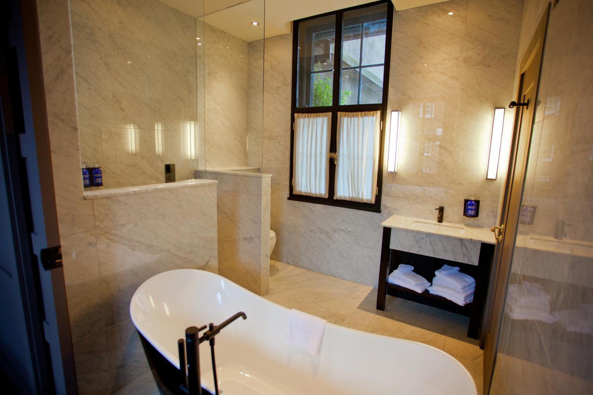 Two Bedroom Penthouse,817808711:JPEG
