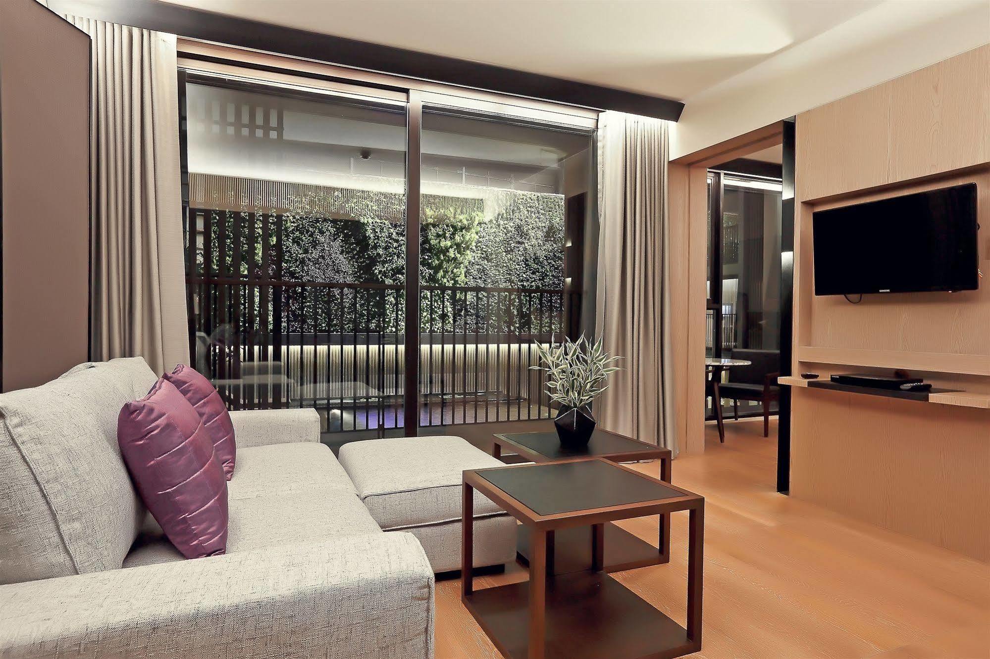 Premier One-Bedroom Suite with Balcony,1589485727:JPEG