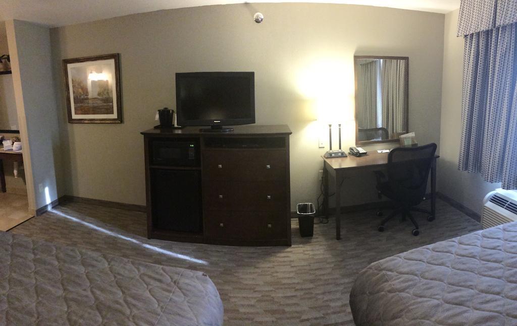 Queen Room Two Queen Beds Disability Access Non-Smoking,1281117049:JPEG