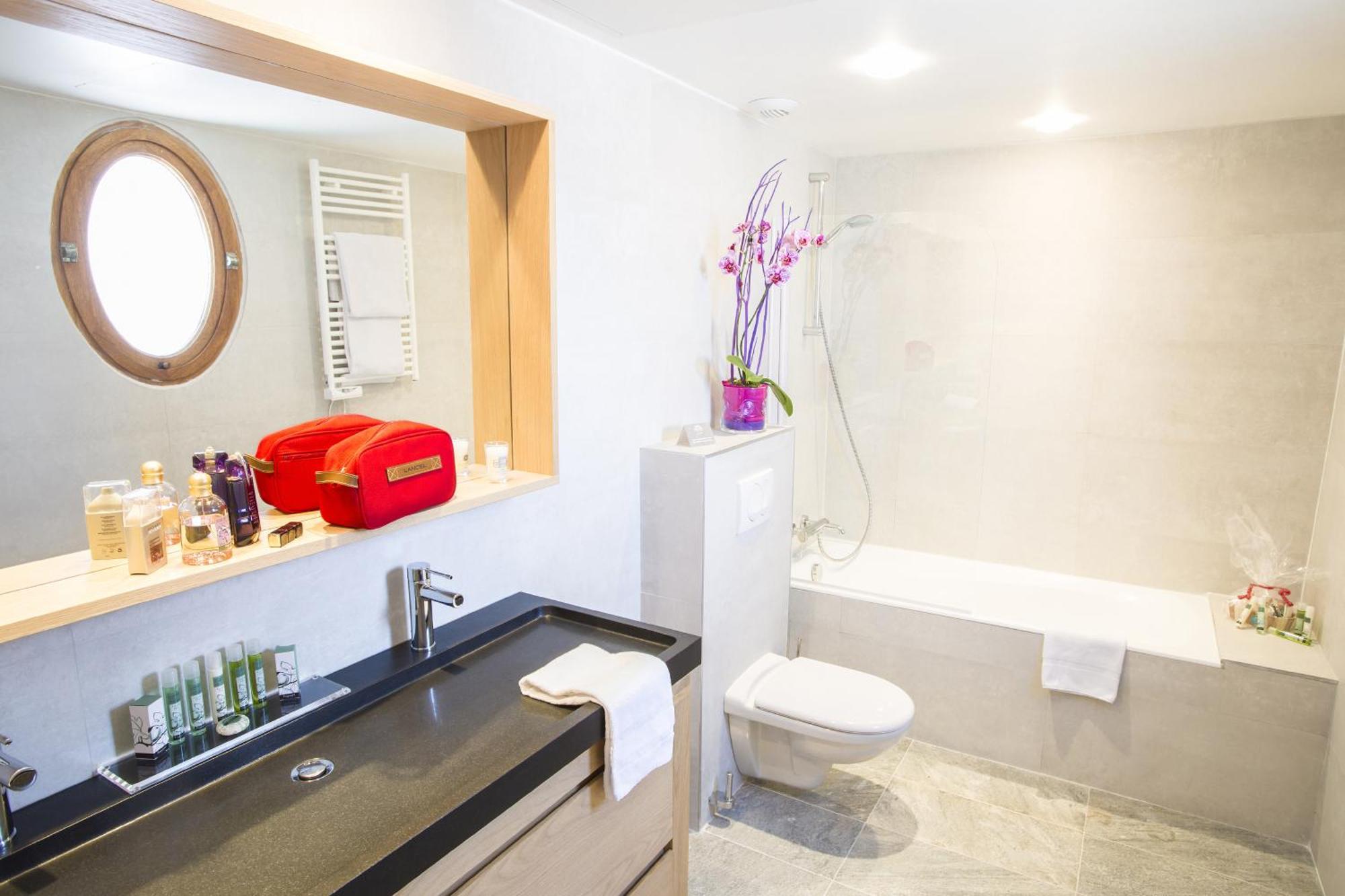 Classic Family Room - Free Spa Access,705731599:JPEG