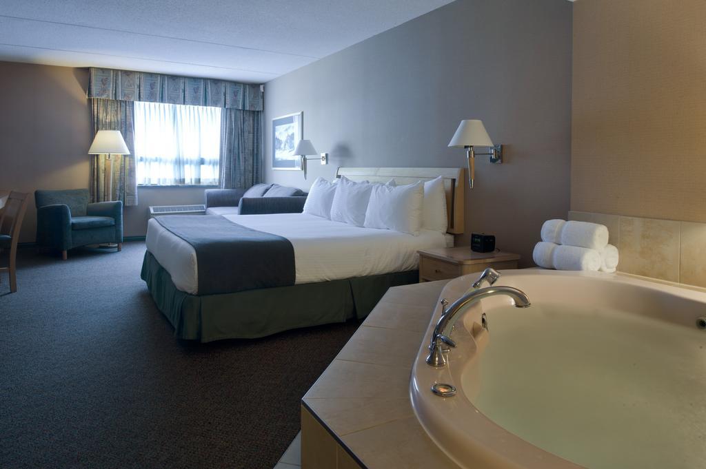 One-Bedroom Presidential Suite - Non-Smoking